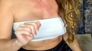 milf flaunts sexy nylon pantyhose legs