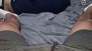 Colombiana embarazada... uh, se vuelve actriz porno!