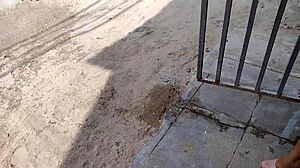 Nachbarn ahnen nix ich filme hausgemachte Latina-MILF Rock-High-Heels-Flashing POV