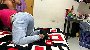 en el bus publico ligamos y le chupo el culo a mi amiga