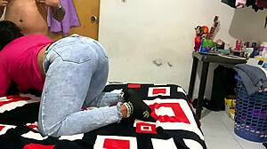 en el bus publico ligamos y le chupo el culo a mi amiga