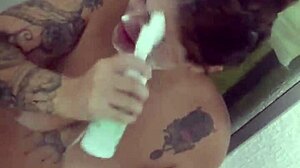 depois do banho dei o cuzinho de quatro pro safado na rua