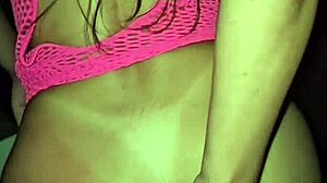 levou a novinha pro glory hole no swing e gozei na boca dela?