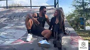 poročena tekačica se skrije v parku za jebo z ogromnim kuračkom Tonyja Tigrãa