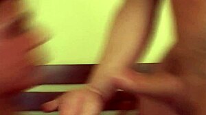 Simony Diamond suger pik i hardcore deepthroat