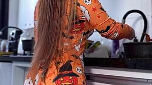 a gostosa vizinha's daily ass tease routine