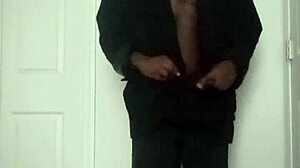 stretching arms like masturbating workout tease got you hard yet?