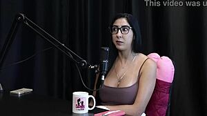 Sua live vazou no xvideos? Watch renatinha melo give bdsm tips for repressed swingers!