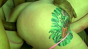 Adrianna Nicoles nasse Fotze nimmt massiven BBC in Doggy und Missionar