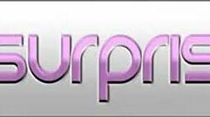 Ασιατικές shemales ξυρίζονται λείες και παίζουν amateur crossdressing fun