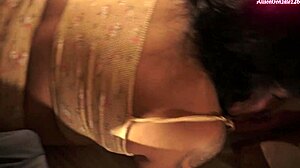 mi hermanastro me hace cosquillas y mete su pene en mi boca antes de follarme