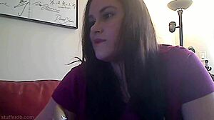 Azismiss stuffs her fat Latina milf belly with creamy ice delights