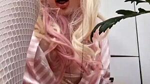 Mistress Elza Koms hides fetish feet secrets intriguingly