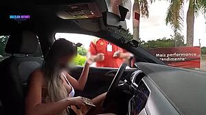 bem exibida... uh, i mean, showing off big for the gas station attendant like crazy