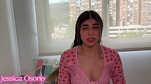 Me cojo a mi empleada latina mientras esposa viaja 😍 Parte 1