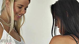 blonde vs brunette catfight turns into orgasmic licking 😼🔥
