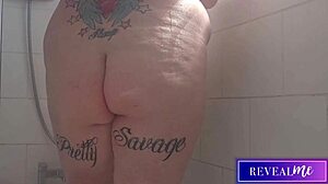 curvy babe revealme jets shower water on fat ass pussy!