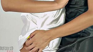 blonde vs brunette catfight turns into orgasmic licking 😼🔥