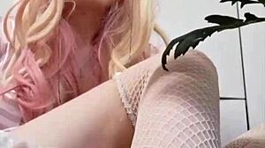 Mistress Elza Koms hides fetish feet secrets intriguingly