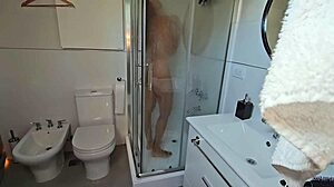 Stepmom masturbates seductively in shower