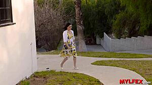 Next door milf housewife bares ass for young rough anal