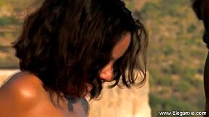 काला जोड़ा सेंसुअल मसाज और चुदाई में डुबकी!