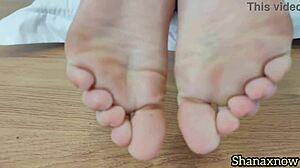 4k teen brunette nerd feet fetish wrinkled soles scrunches close-ups galore