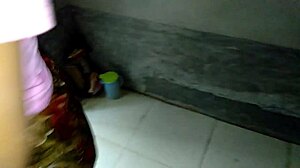 गांव की सौतेली माँ को फार्महाउस नौकर के कमरे में सौतेले बेटे ने पकड़ xxx चुदाई jungle cheating