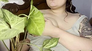 big natural tits wiggle temptingly for playful tease