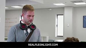 dude watching his office crush get FREEUSED with a fleshlight? 😏🔥