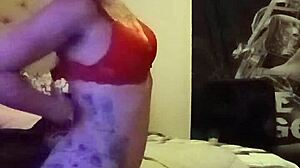 naughty nodia teases her sexy lesbian curves