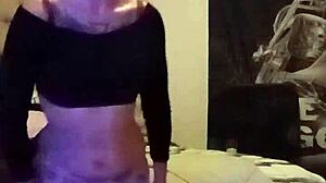 naughty nodia teases her sexy lesbian curves