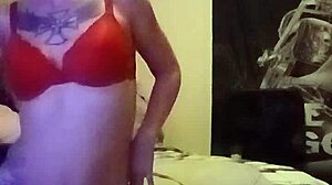 naughty nodia teases her sexy lesbian curves