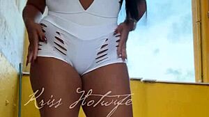 hey gym buddy, check my naughty short shorts