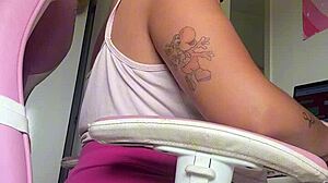 ever wonder what chubby latina farts sound like at her office desk? 😏💨