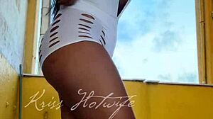 hey gym buddy, check my naughty short shorts