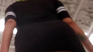 yo this mexican latina's huge ass shakes in the supermarket 🍑🛒 damn she's culona af