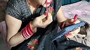 Damn indian bhabhi pisses sexy black saree!