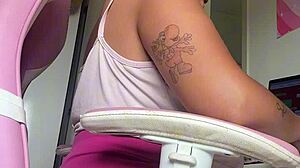 ever wonder what chubby latina farts sound like at her office desk? 😏💨