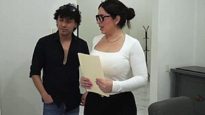 Пам латинка милф язди и приема кремпай в реална сцена с агенция за имоти