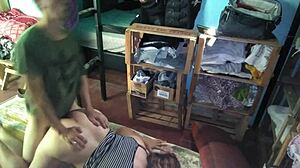 Pelado Coje Linda Latina Milf Bent Over Cajones