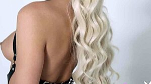 hey cute elsa jean, strip that lingerie off!
