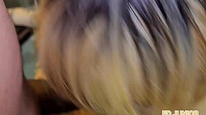 Fumando e fudendo sem camisinha morango completa no red sheer bareback