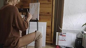 WATCH BLONDE BABE PAINT HER PUSSY FLOWER CLOSE-UP!