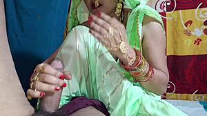 didi ki pehli chudai... boli seal toot jayegi, hindi dirty talk se wild fuck!