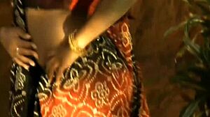 Experience this indian milf's erotic sensual solo tease