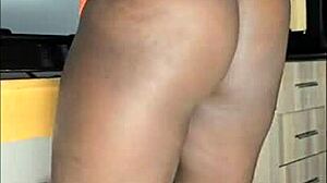 EBONY BIG ASS QUEEN TEASES WITH CURVES!