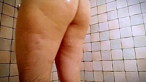 want to watch giantess shave her huge pussy in shower?