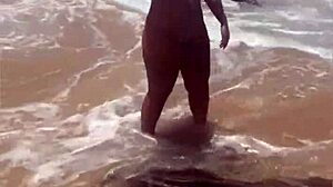 NAKED FLASHING YOUNG AFRICAN BEACH EXPOSURE!