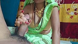 didi ki pehli chudai... boli seal toot jayegi, hindi dirty talk se wild fuck!